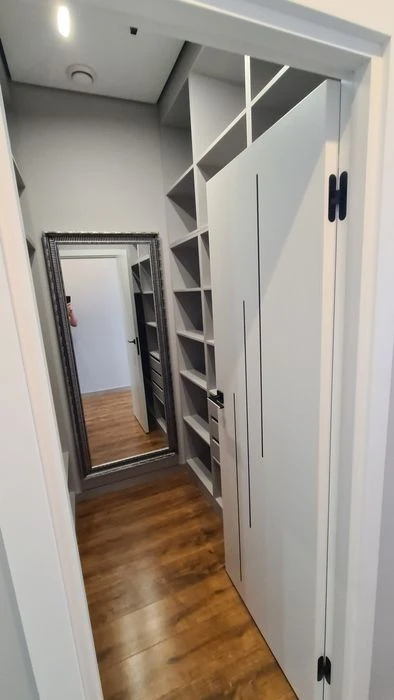 I will sell my euro-two-room apartment 57m2 in the EDELWEISS residential complex in Pecherskyi Zvyrynets
