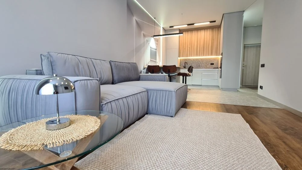 I will sell my euro-two-room apartment 57m2 in the EDELWEISS residential complex in Pecherskyi Zvyrynets
