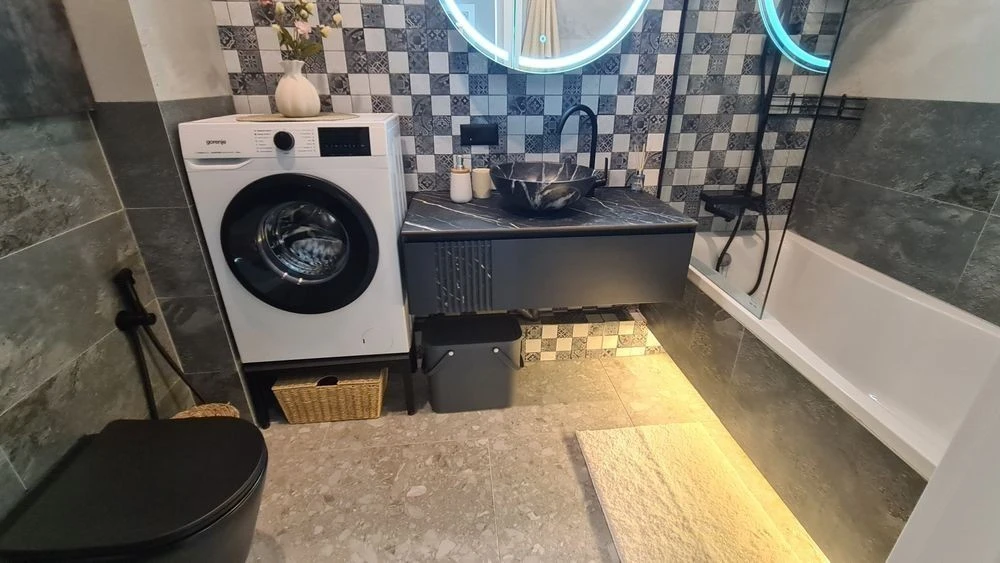 I will sell my euro-two-room apartment 57m2 in the EDELWEISS residential complex in Pecherskyi Zvyrynets