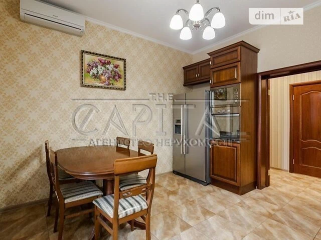 Довготривала оренда 4к квартири на вул. Коновальця Євгена 32