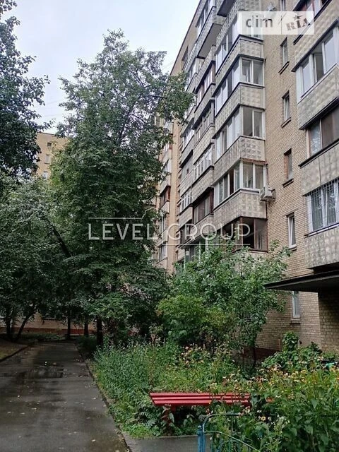 Довготривала оренда 3к квартири на вул. Предславинська 49 •