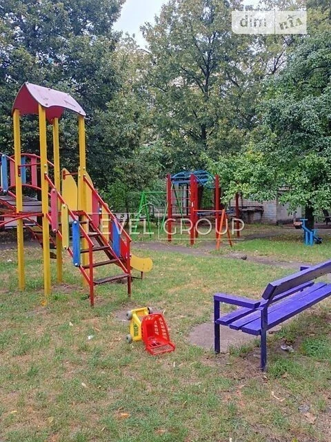Довготривала оренда 3к квартири на вул. Предславинська 49 •