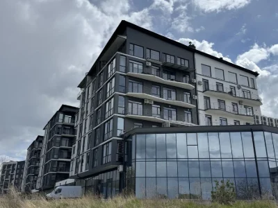Продам велику 1-кім квартиру з виглядом на озеро ЖК Панорама
