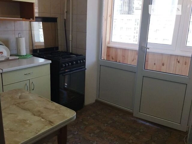 Довготривала оренда 1к квартири на просп. Павла Тичини 12Б •