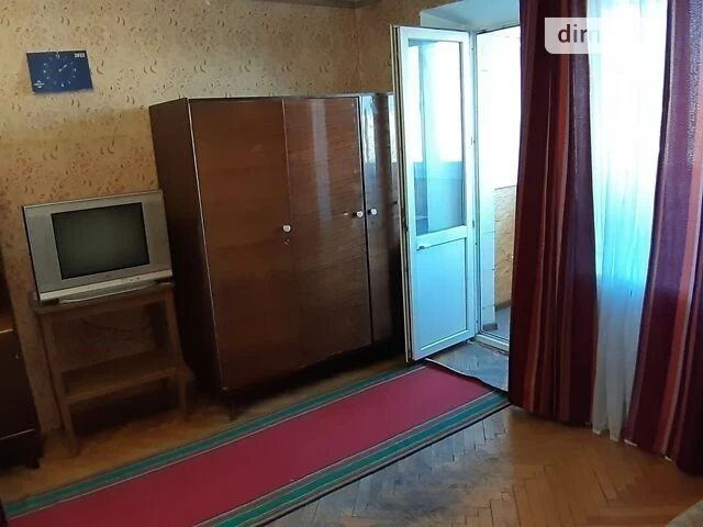 Здам в оренду кімнату на вул. Кирилівська 117 довгостроково