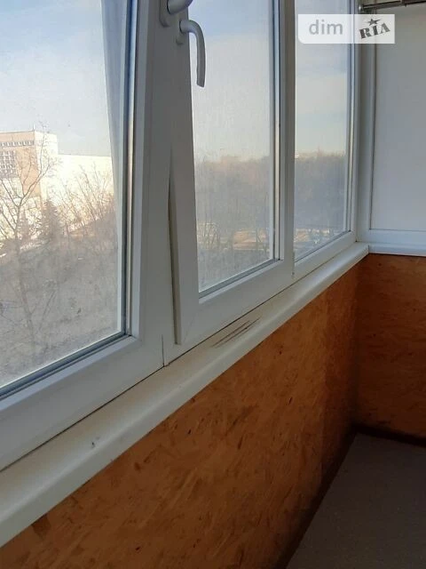 Здам в оренду кімнату на вул. Кирилівська 117 довгостроково