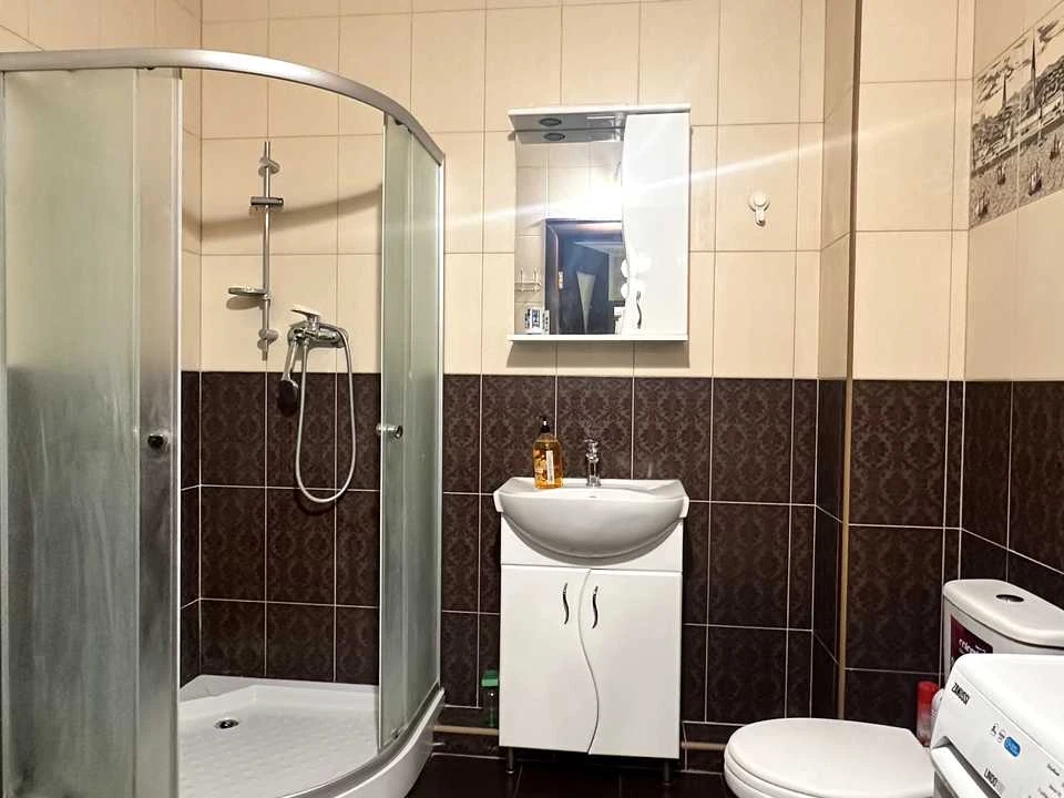Квартира. Київ, Драгоманова вул.