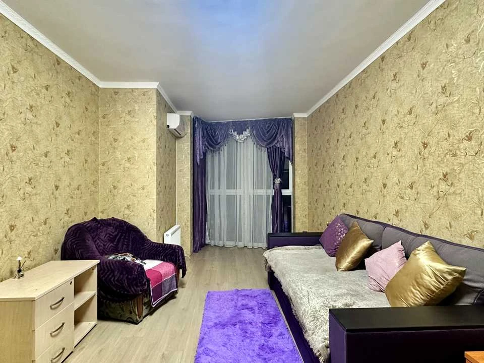 Квартира. Київ, Драгоманова вул.