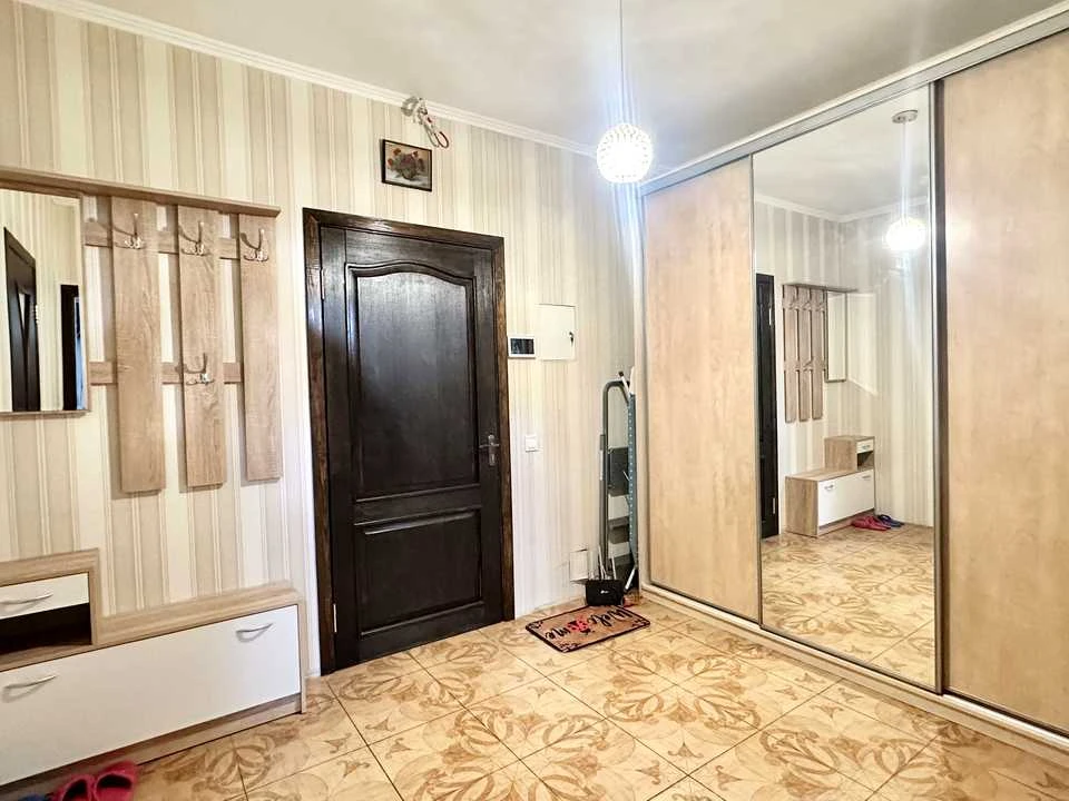 Квартира. Київ, Драгоманова вул.