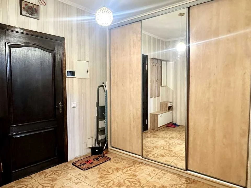 Квартира. Київ, Драгоманова вул.