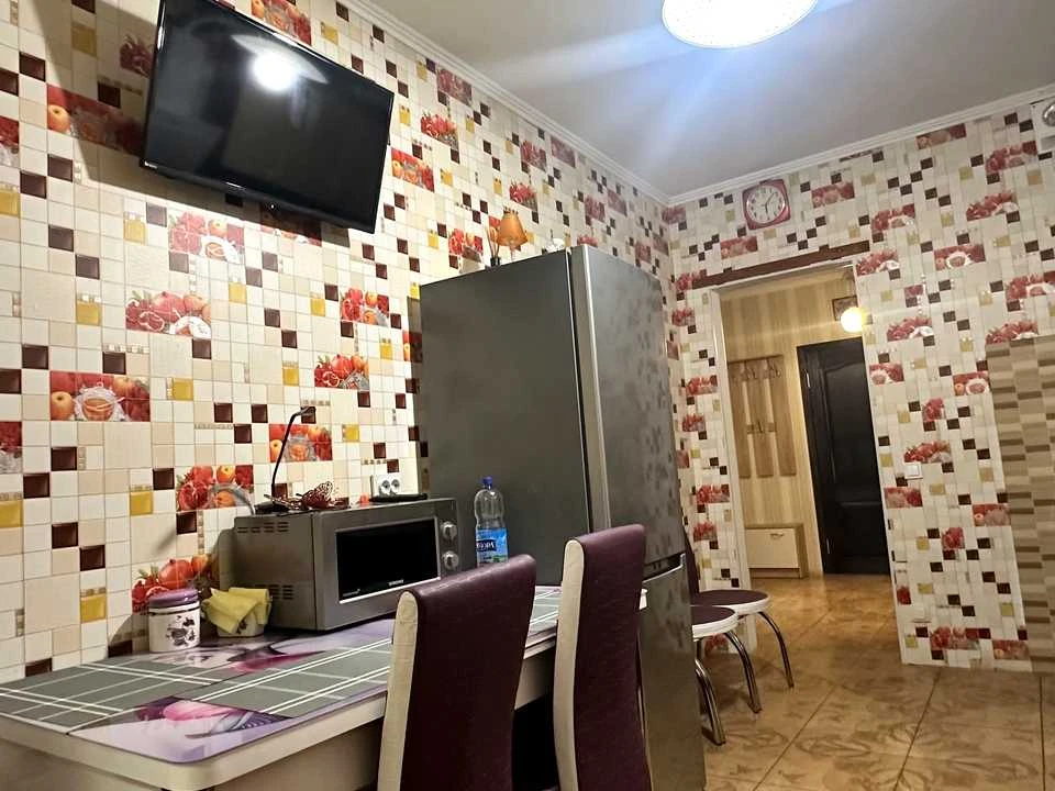 Квартира. Київ, Драгоманова вул.