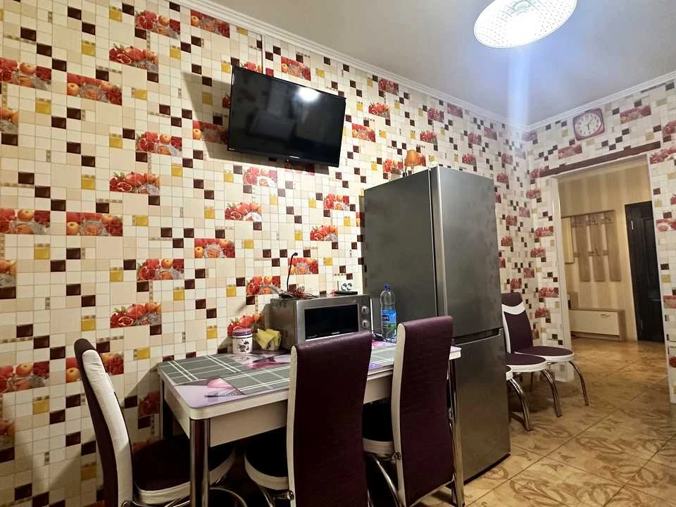 Квартира. Київ, Драгоманова вул.