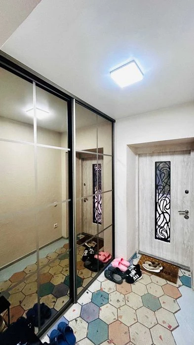For sale. Modern townhouse with garage. 3 rooms, 82 square meters.