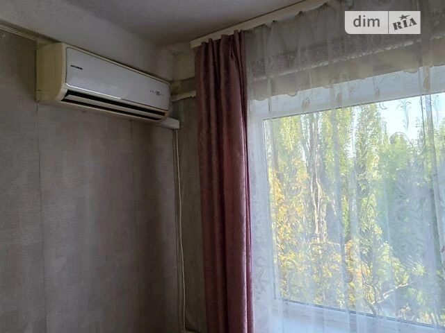 Довготривала оренда 2к квартири на бул. Верховної Ради 10 •