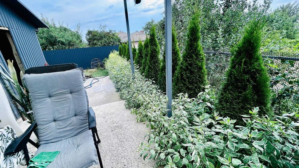 For sale. Modern townhouse with garage. 3 rooms, 82 square meters.