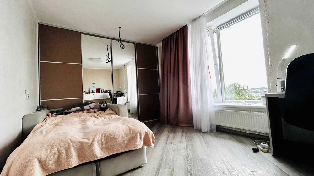 For sale. Modern townhouse with garage. 3 rooms, 82 square meters.
