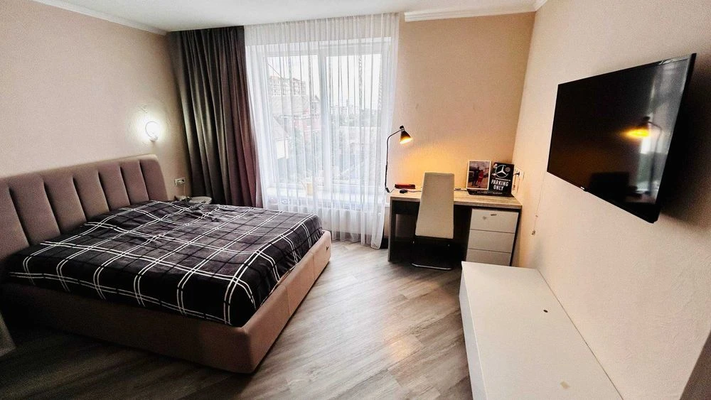For sale. Modern townhouse with garage. 3 rooms, 82 square meters.
