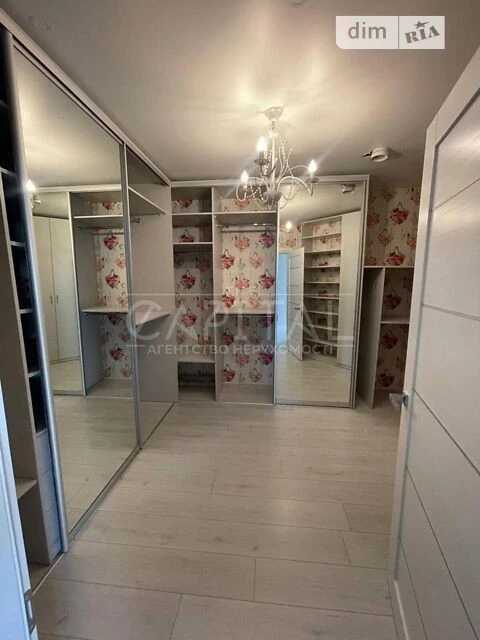 Довготривала оренда 4к квартири на вул. Степана Рудницького