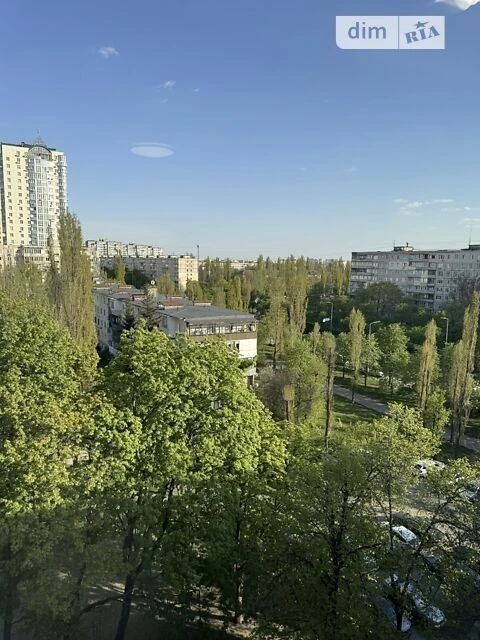 Довготривала оренда 1к квартири на бул. Миколи Руденка 22 •