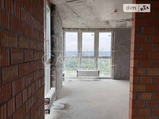 Продаж 3к квартири 100 кв. м на вул. Євгена Маланюка 28 • ID