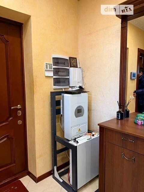 Довготривала оренда 3к квартири на вул. Микільсько-Слобідськ