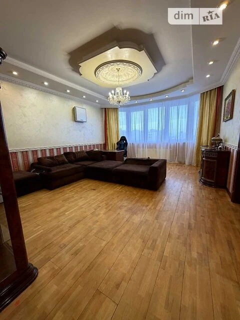 Довготривала оренда 3к квартири на вул. Микільсько-Слобідськ