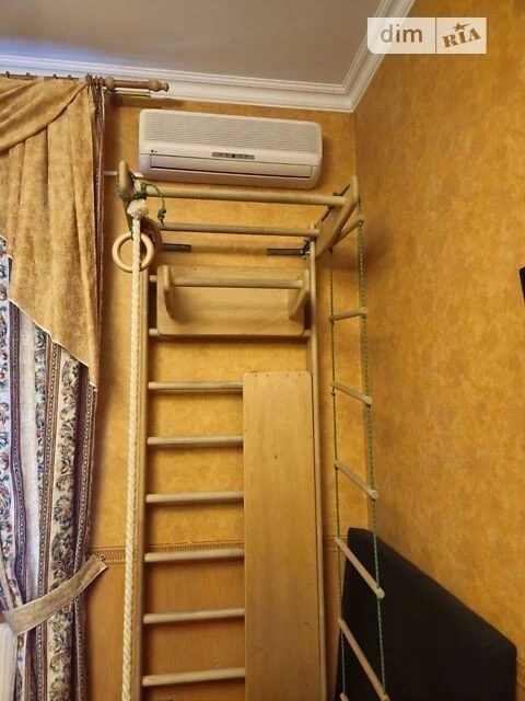 Довготривала оренда 3к квартири на вул. Інститутська 15/5 •
