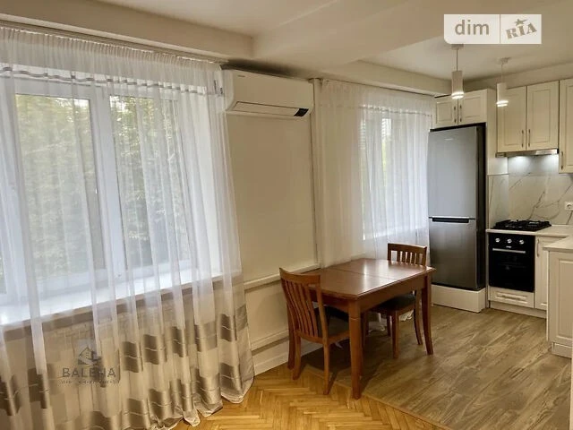 Довготривала оренда 2к квартири на просп. Берестейський 12 •