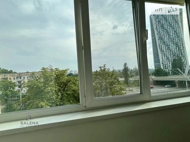 Довготривала оренда 2к квартири на просп. Берестейський 12 •