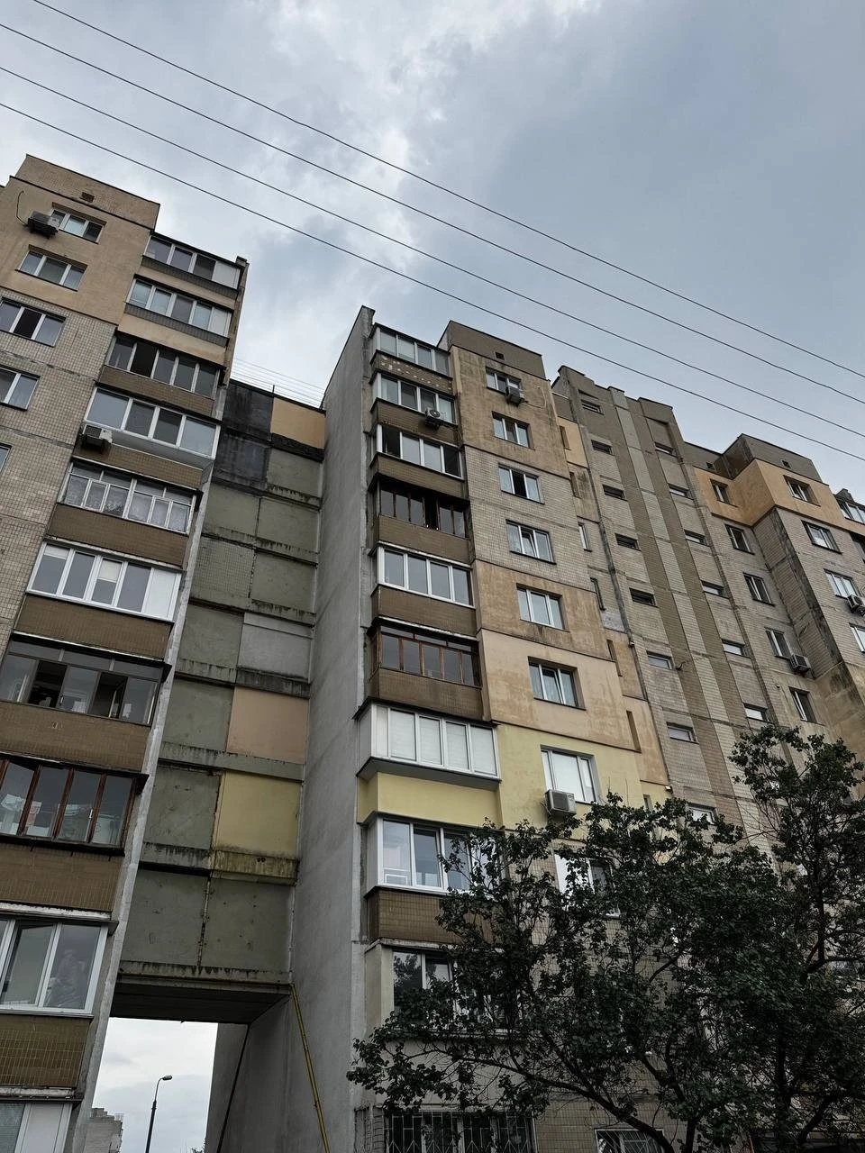 Довготривала оренда 3к квартири на вул. Драгоманова 42 • ID