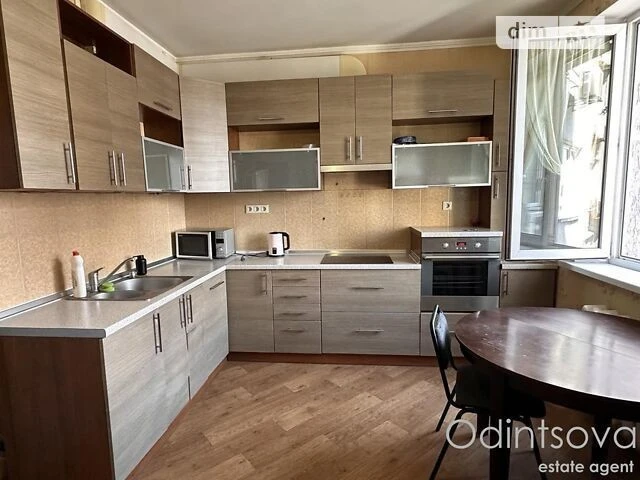 Довготривала оренда 1к квартири на вул. Саперно-Слобідська 1