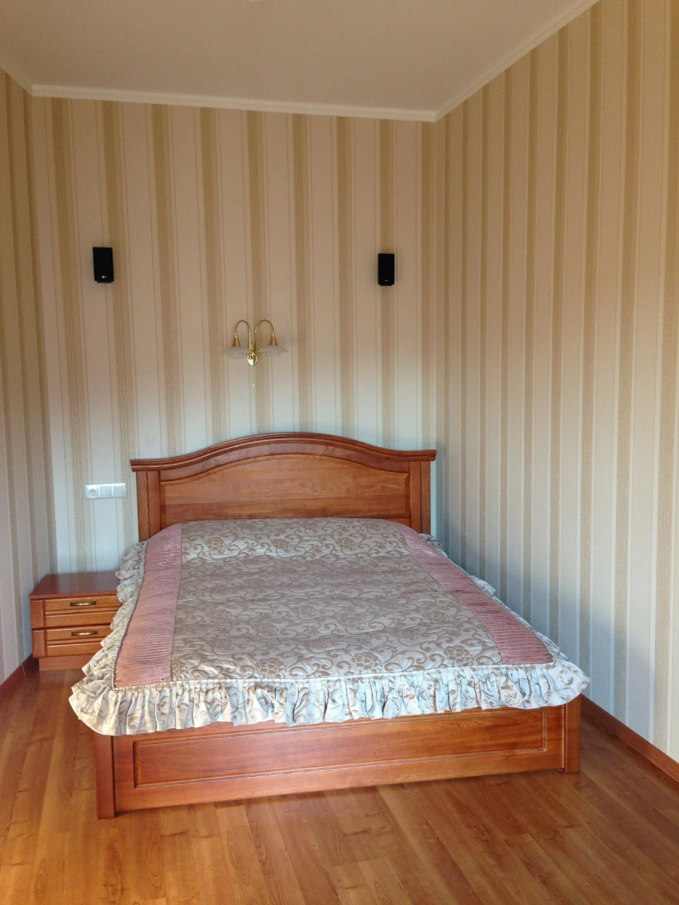 Оренда студії 35 м², Рейтарська вул., 2