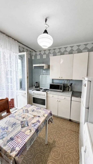 2-room apartment for sale near the city of Demiivska - Holosiivskyi Avenue