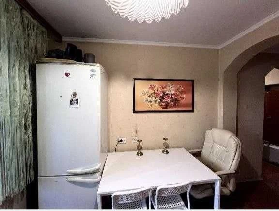 I will sell a 3-room apartment on Grigorenka St., near the Metro, Minimalne