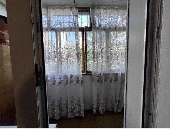 I will sell a 3-room apartment on Grigorenka St., near the Metro, Minimalne