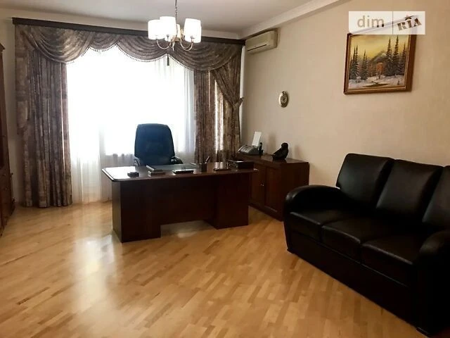 Довготривала оренда 5к квартири на вул. Андрія Верхогляда 4