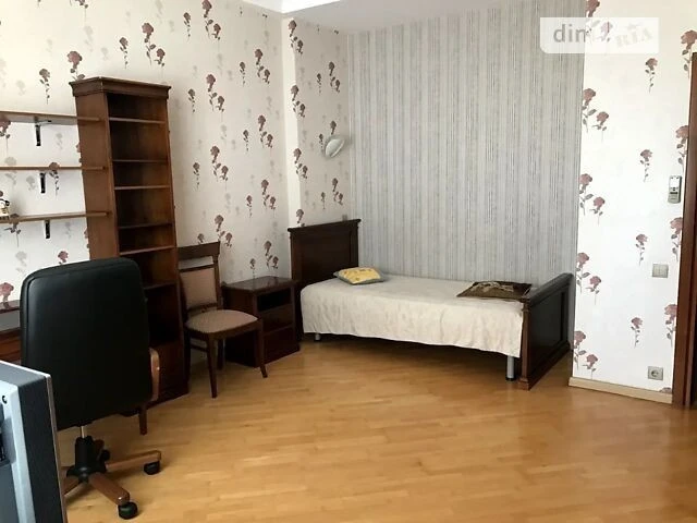 Довготривала оренда 5к квартири на вул. Андрія Верхогляда 4