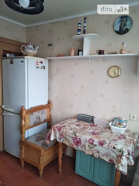 Здам в оренду кімнату на вул. Автозаводська 40 довгостроково