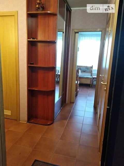 Здам в оренду кімнату на вул. Автозаводська 40 довгостроково
