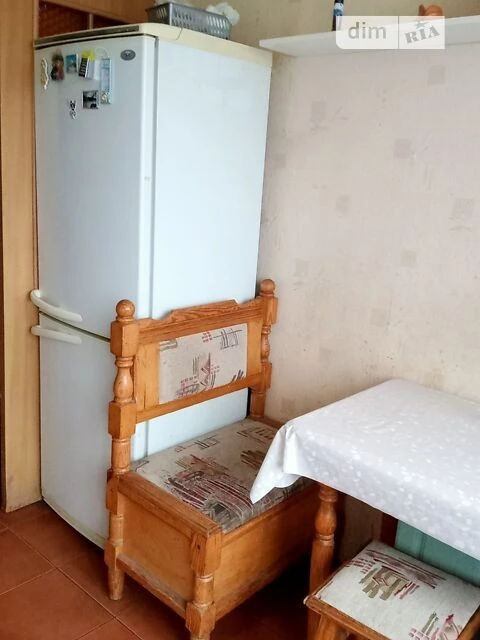 Здам в оренду кімнату на вул. Автозаводська 40 довгостроково