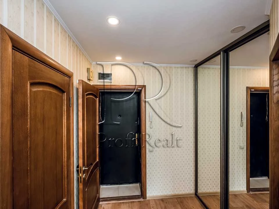 Apartment. Kyiv, Vilhelma Kotarbinsky St. (Mykola Kravch