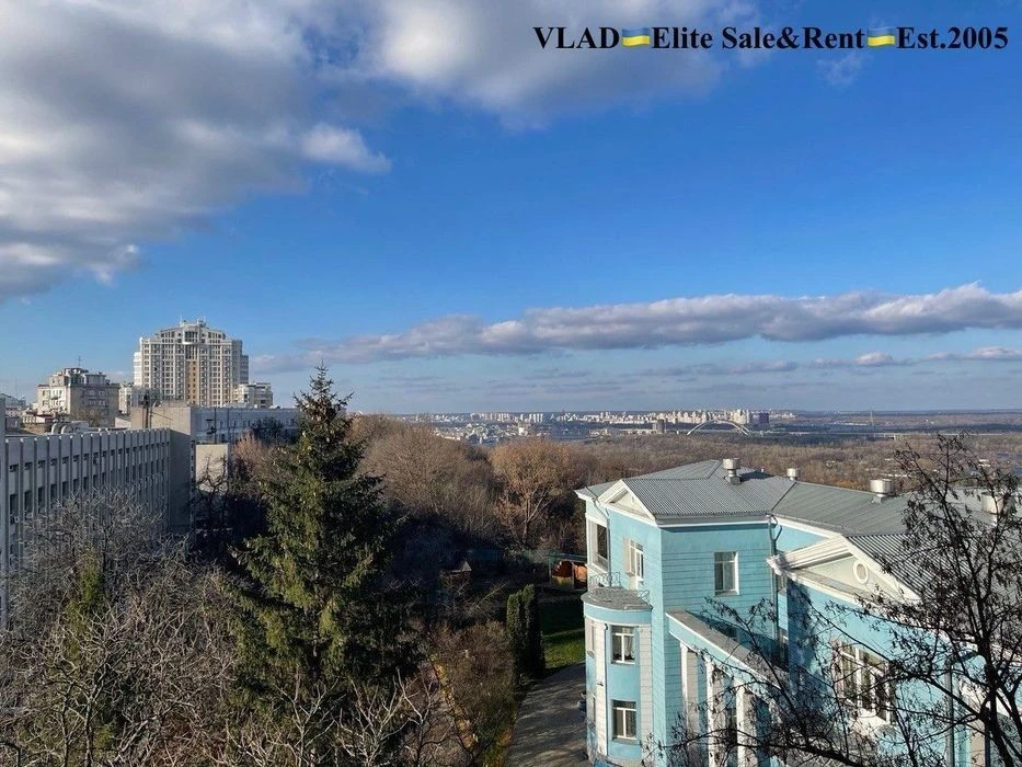 Mazepy 11b. Diamond Hill residential complex. 264 m2. View of the Dnieper!