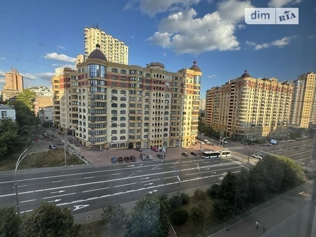 Довготривала оренда 2к квартири на вул. В'ячеслава Чорновола