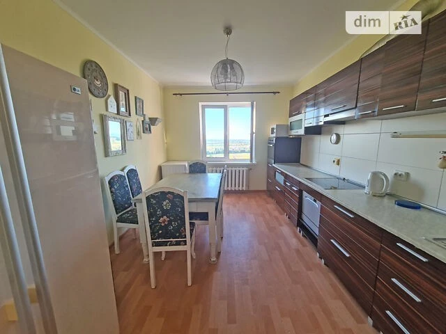 Довготривала оренда 3к квартири на вул. Милославська 8 • ID