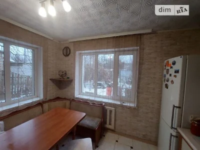 Здам в оренду кімнату на пров. Робітничий 5 довгостроково •