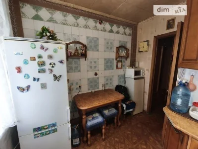 Здам в оренду кімнату на вул. Левка Лук'яненка 15 довгострок