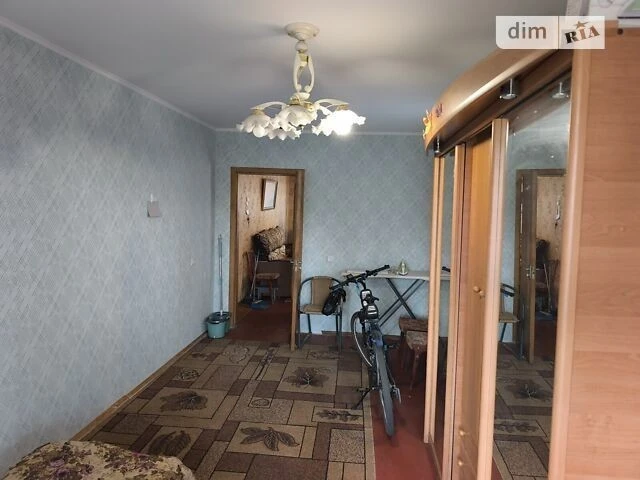 Здам в оренду кімнату на вул. Левка Лук'яненка 15 довгострок