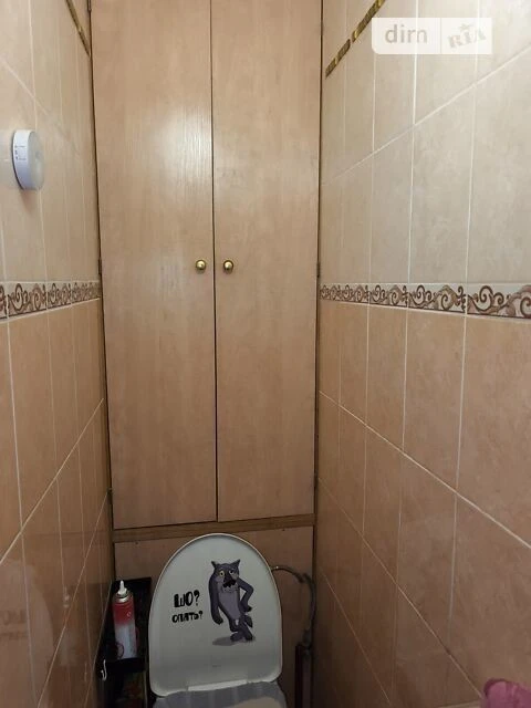 Здам в оренду кімнату на вул. Левка Лук'яненка 15 довгострок