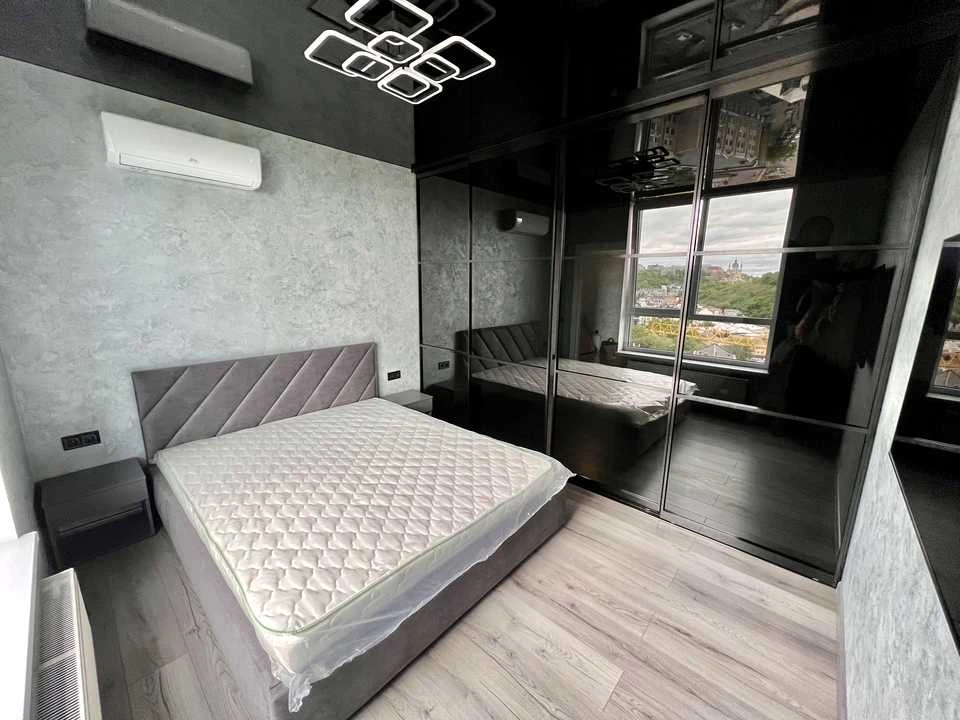 Квартира. Київ, Глибочицька вул.