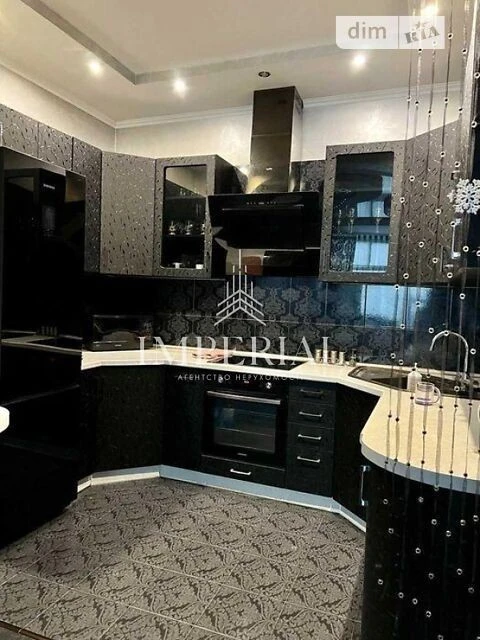 Довготривала оренда 3к квартири на вул. Парково-Сирецька 4В